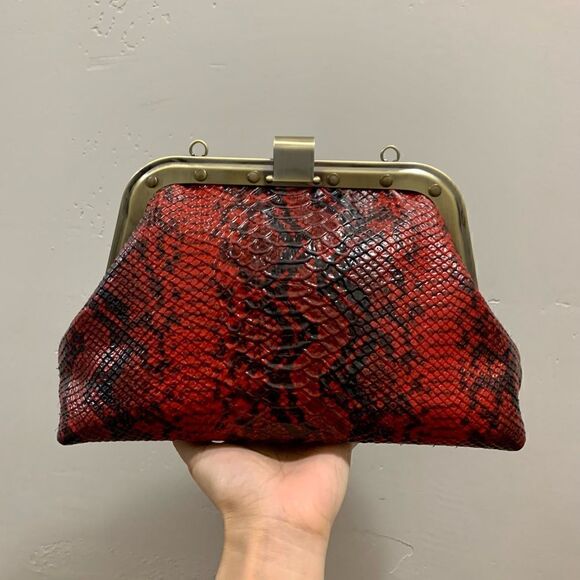 Handmade Genuine Embossed Leather Push Lock Clutch/Shoulder Bag/Crossbody - Picture 8 of 16